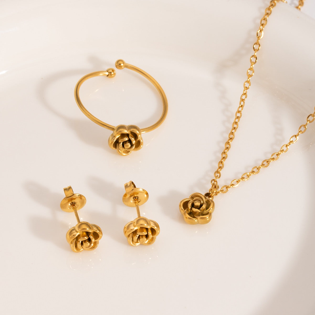 Collana con fiore di rosa
